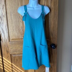 NWT Women’s Emery Rose Textured Teal Overalls. Size Medium